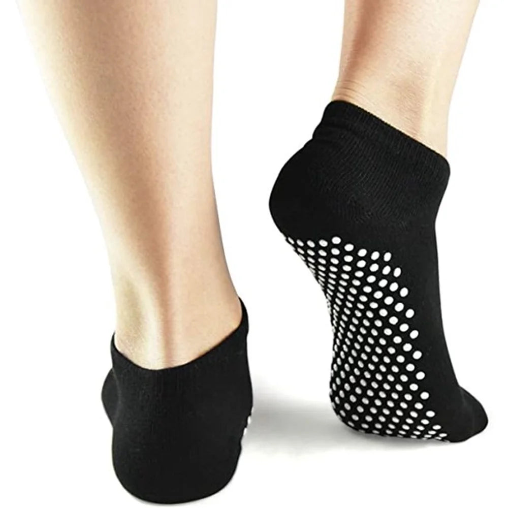 EASTIN Non-Slip Grip Socks for Yoga, Pilates, and Hospital Use - 4 Pairs for Men and Women